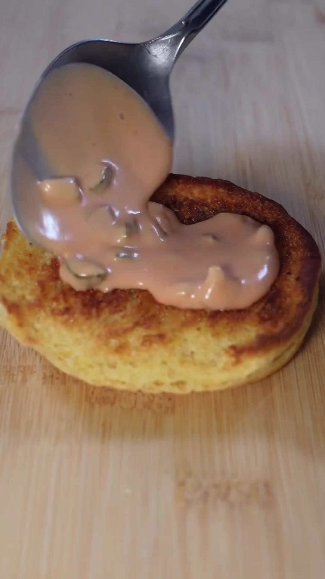 Video thumbnail for Smash burger recipe