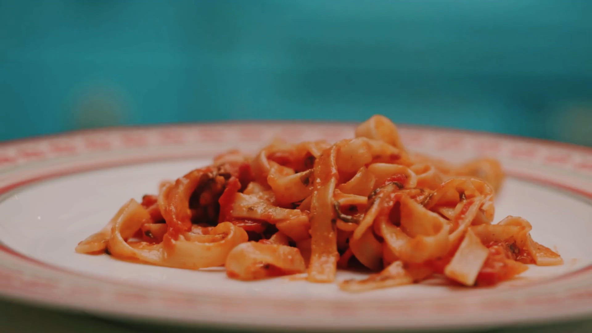 Video thumbnail for Chicken Alfredo Pasta - American Classic Recipe Idea