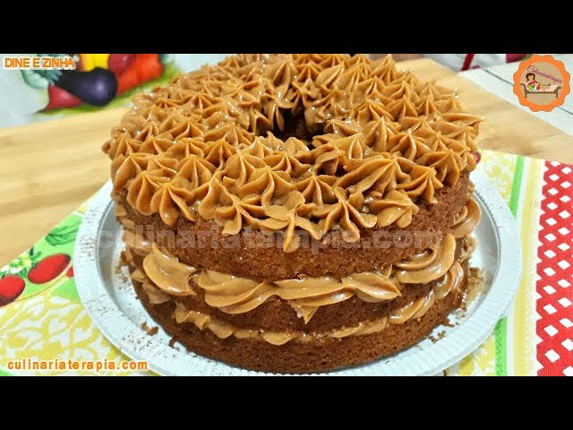 'Video thumbnail for Bolo de Churros Super Fácil com Massa Caseira Super Fofinha de Bolo de Canela'