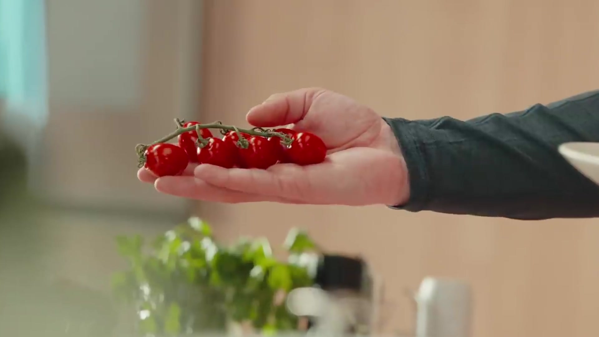 Video thumbnail for Ultimate Grilled Cheese & Creamy Tomato Soup (720p 24fps)