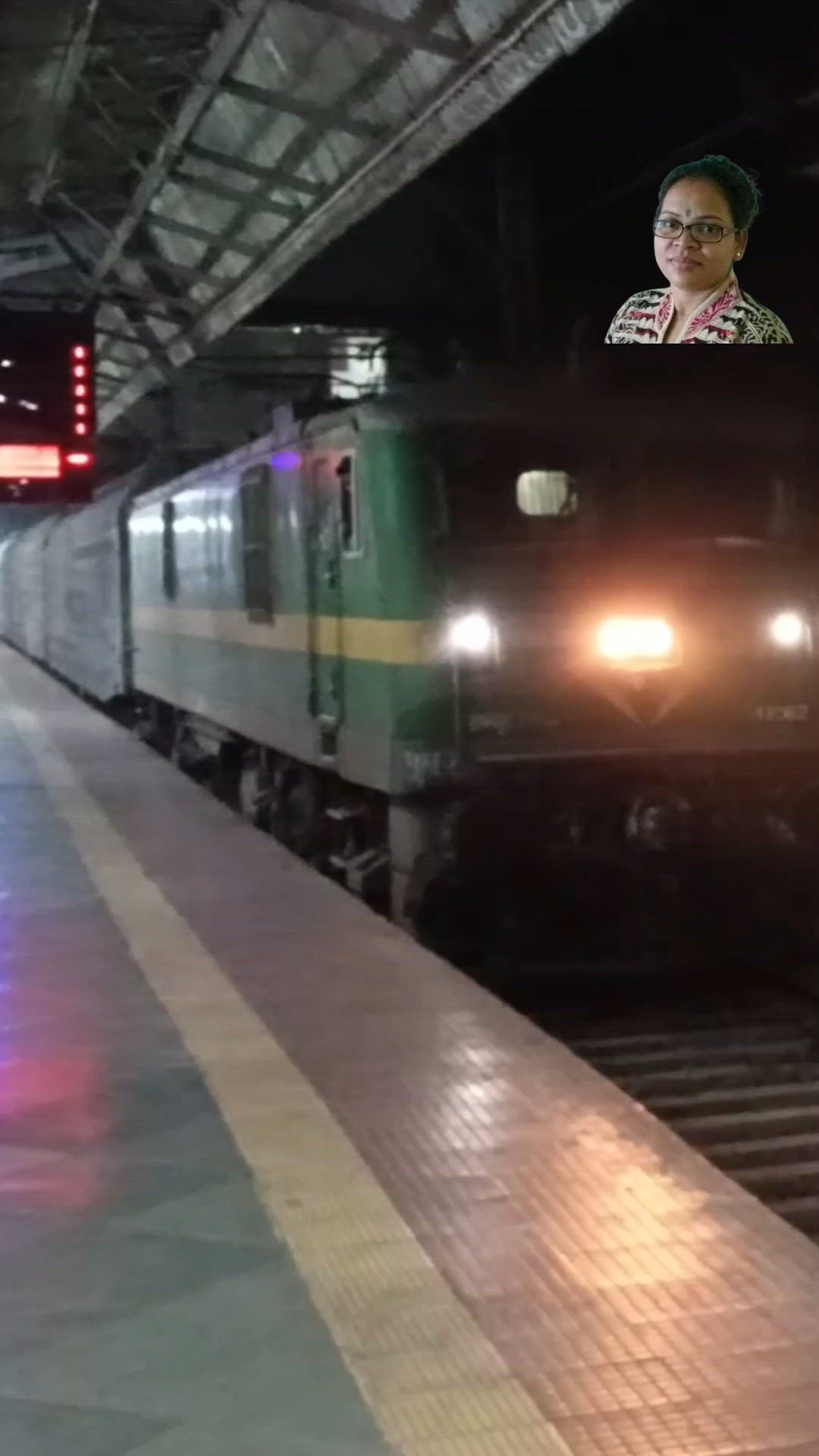 'Video thumbnail for भारतीय रेलवे की मालगाड़ी कल्याण जंक्शन स्टेशन पहुंची Goods train arriving at Kalyan Junction station'