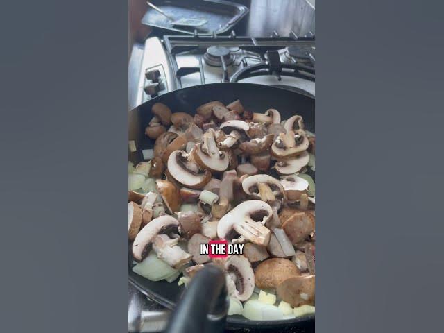 Video thumbnail for Creamy sausage, mushroom and green bean gnocchi #gnocchi hi