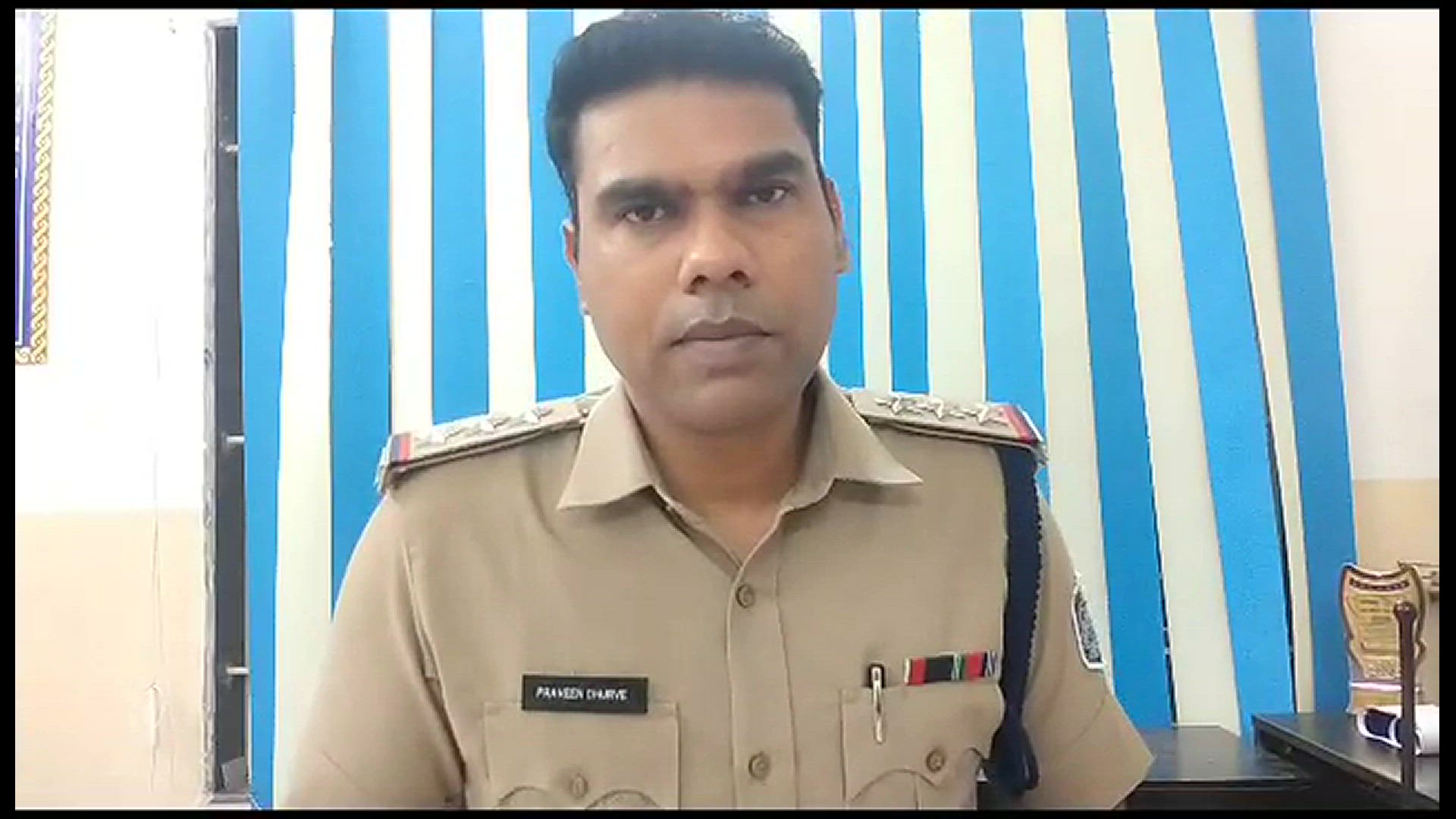 'Video thumbnail for Jabalpur News : लंबे समय से फरार 6 हजार का इनामी आरोपी गिरफ्तार'