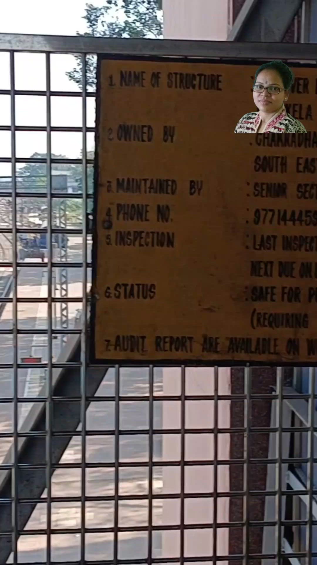 'Video thumbnail for राउरकेला रेलवे स्टेशन ओवरब्रिज: यहां का नज़ारा है कुछ ऐसा! Rourkela Railway Station Overbridge view'