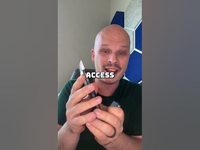 Video thumbnail for Ekster Cardholder Pro vs Ridge Carbon