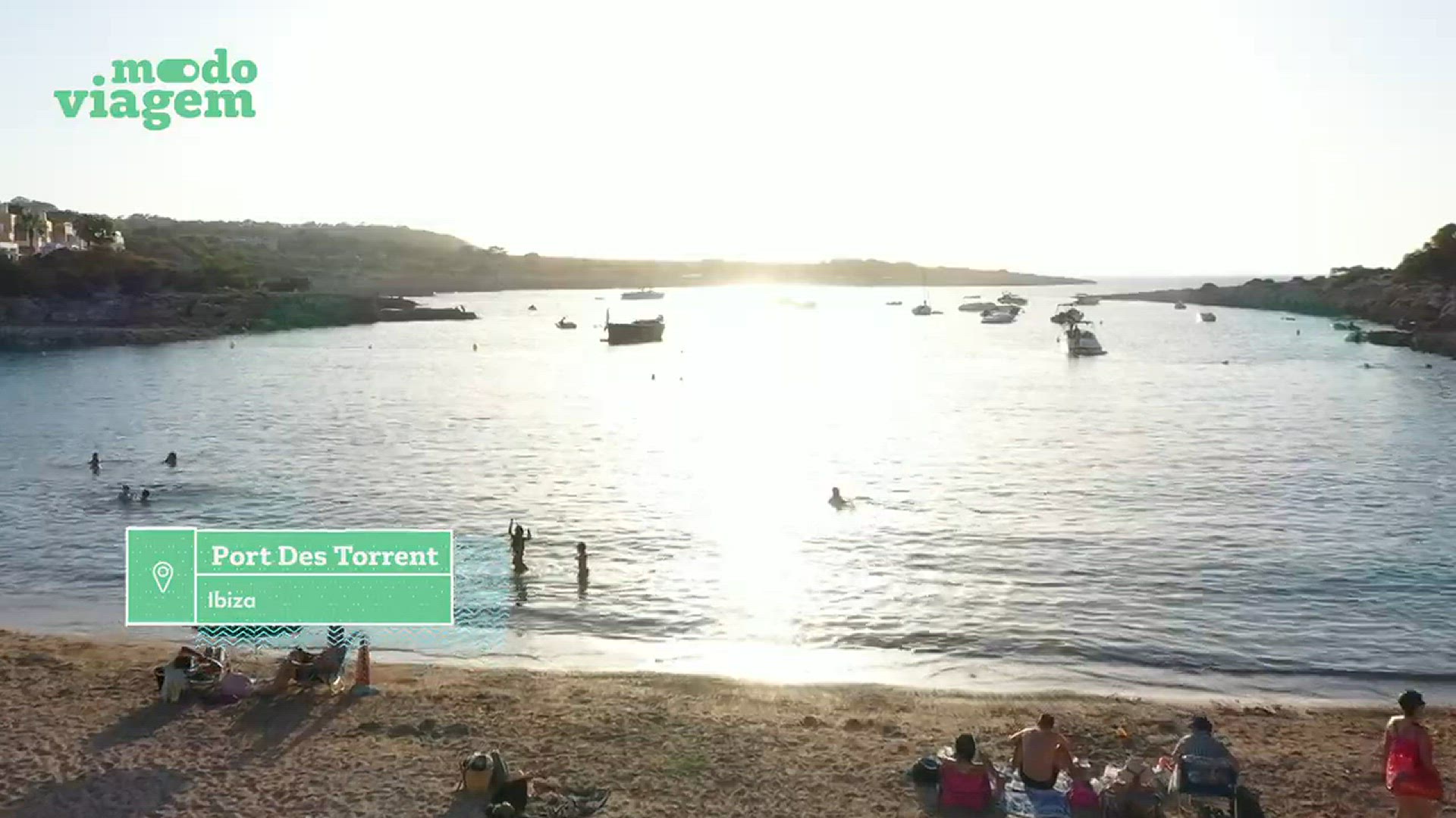 'Video thumbnail for Hospedagem Única em Ibiza: Dormir em um Quarto de Vidro de Graça! 🏝️✨'