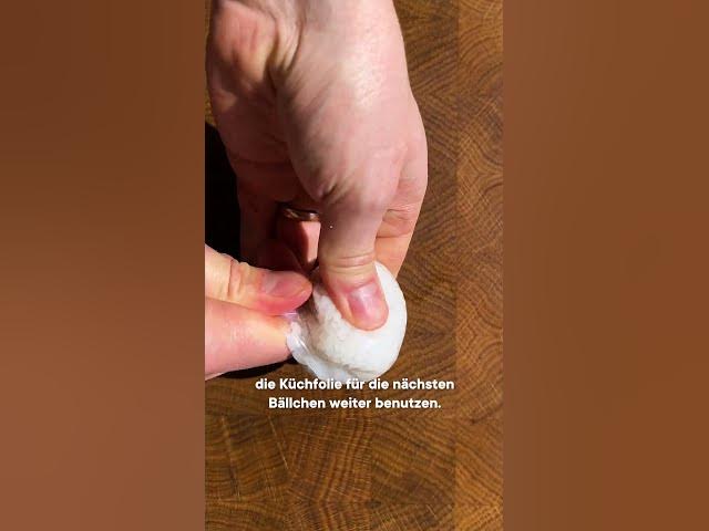 'Video thumbnail for Leckere Sushi-Reisbällchen in nur 3 Schritten #shorts'
