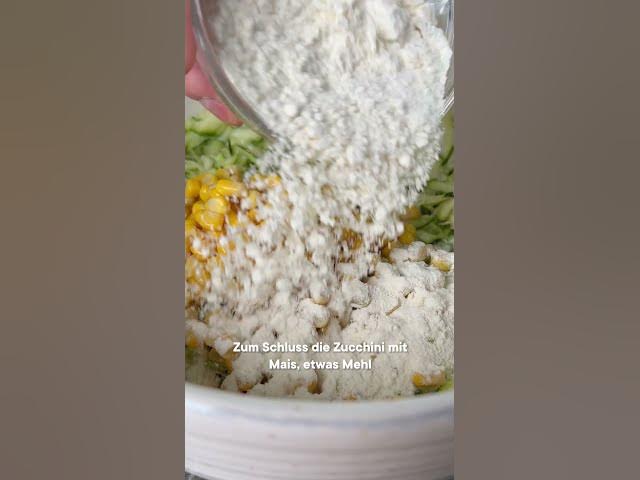 'Video thumbnail for Zucchini-Puffer mit #GreenGoddess Dip 💚 #shorts'