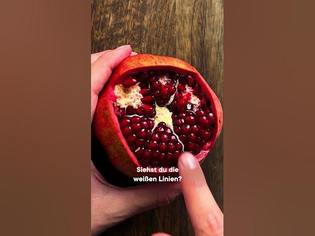 'Video thumbnail for Die einfachste Methode einen Granatapfel zu entkernen #shorts'