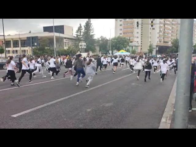 Video thumbnail for Crosul Rotary 2025 – o lecție de energie și solidaritate, în ciuda vremii nefavorabile