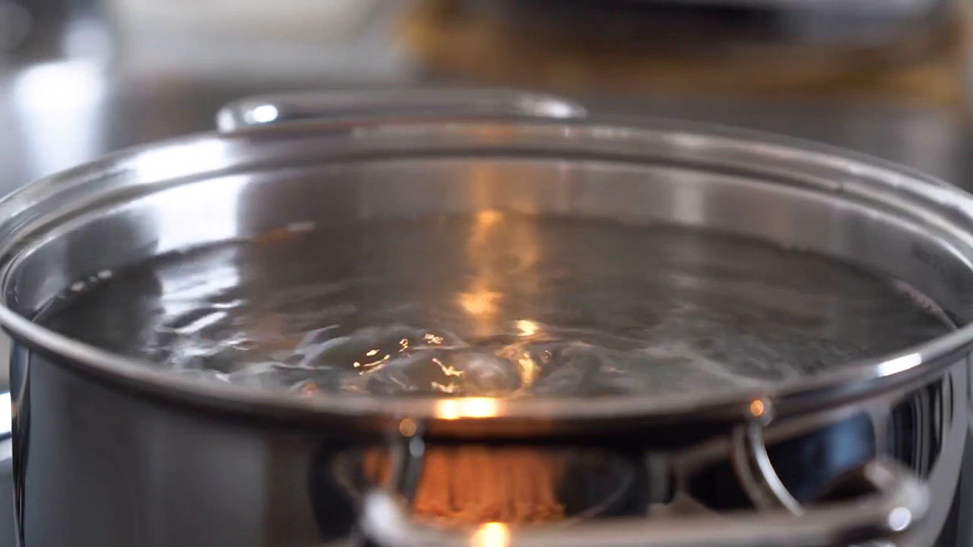 Video thumbnail for Spaghetti alla Mezzanotte Authentic Italian Recipe - Midnight Feast