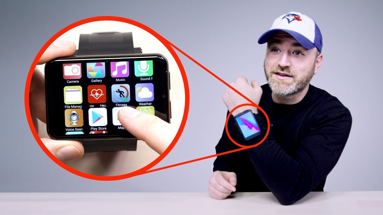 Video thumbnail for Unboxing The World's Biggest Smartwatch