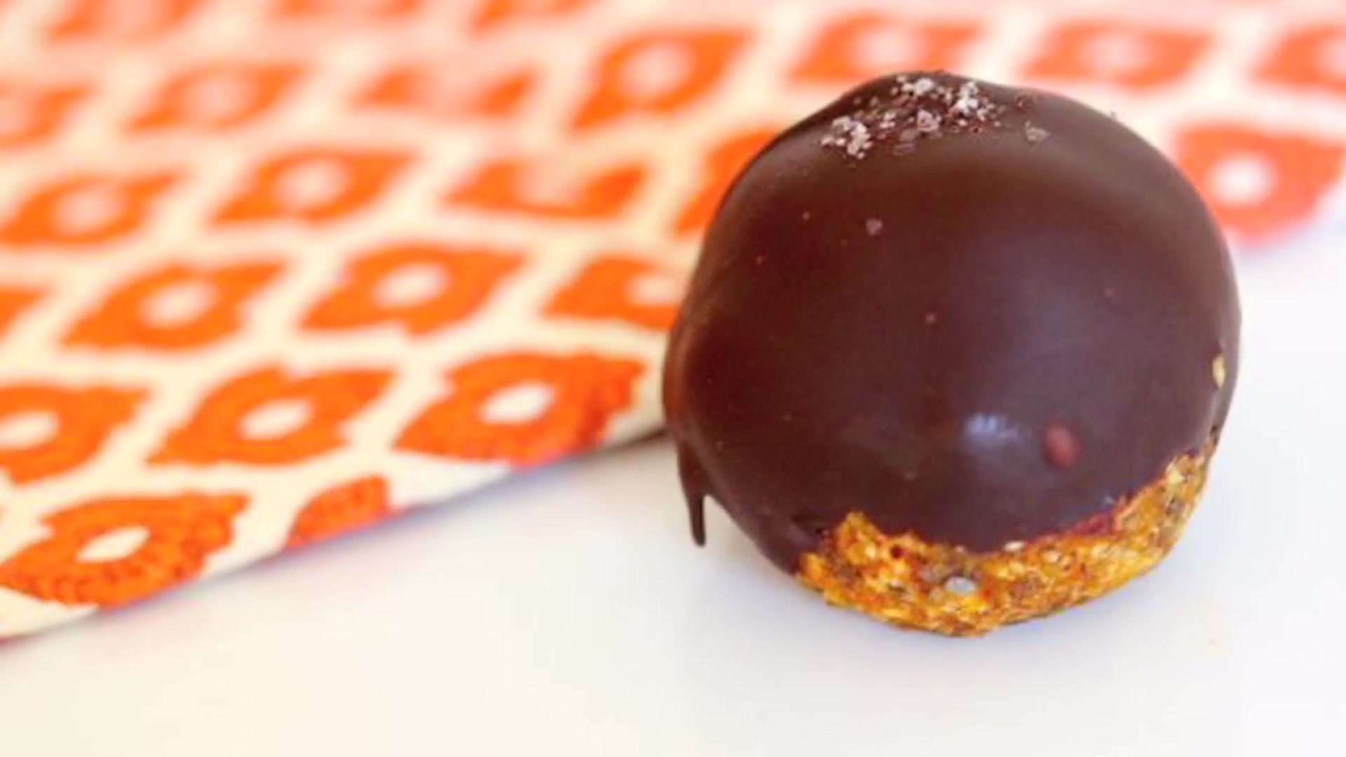 Video thumbnail for 36.Pumpkin Spice Energy Balls - Clean & Delicious® (720p 30fps)