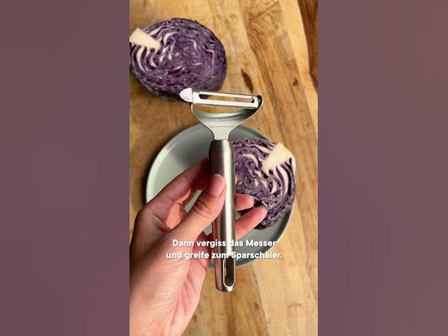'Video thumbnail for Kochen leicht gemacht: Trick für die Zubereitung von Rotkohl #shorts'