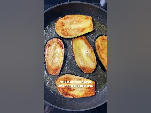 'Video thumbnail for Comfort Food aus Süditalien - Parmigiana di Melanzane #shorts'