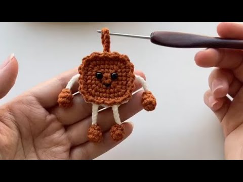 Video thumbnail for I Crocheted An Entire Biscuit!