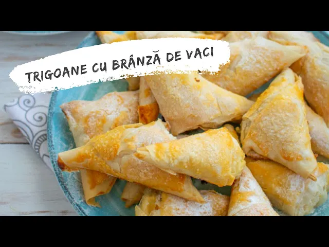 'Video thumbnail for Trigoane cu brânză de vaci în foi de plăcintă. Crocante și delicioase | Bucate Aromate'