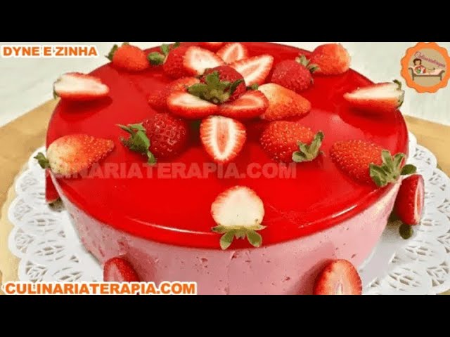 'Video thumbnail for TORTA GELADA MOUSSE DE MORANGO RECHEADA - SOBREMESA PARA FESTAS'