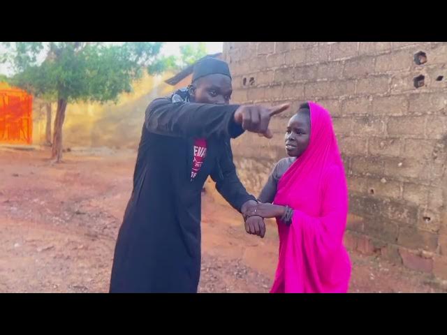 Video thumbnail for un mec pas comme les autres _-_( partie 1)_-_ version bambara