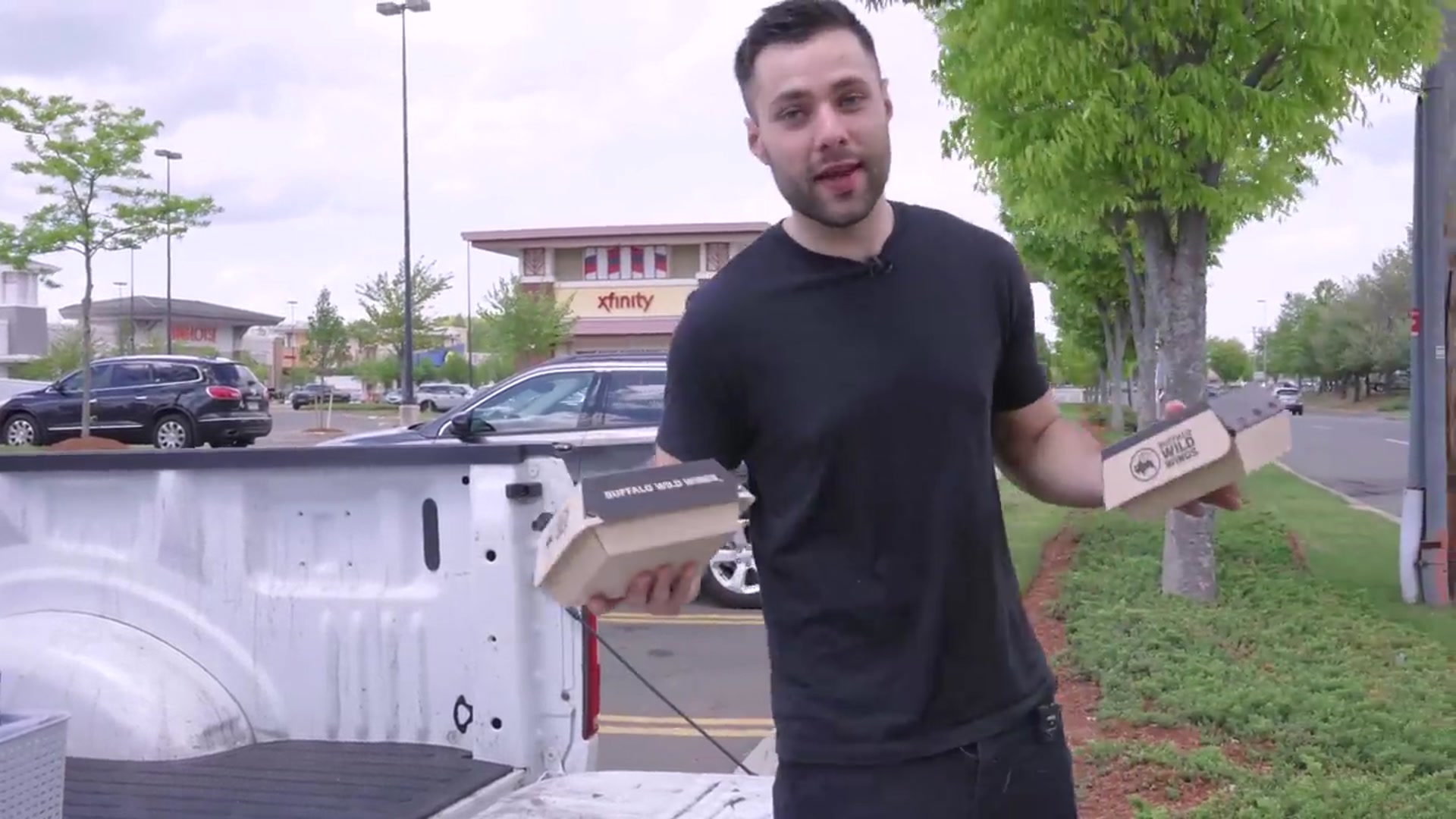 Video thumbnail for I battled Buffalo Wild Wings in their PARKING LOT_ Max vs. BWW(720P_HD)