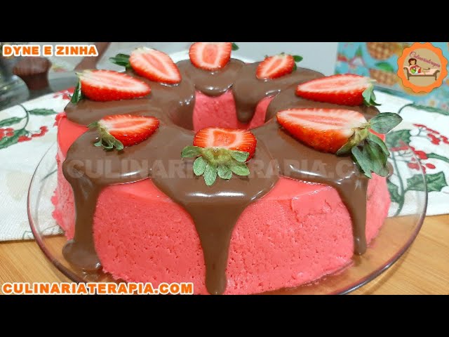'Video thumbnail for PUDIM MOUSSE DE MORANGO SEM FORNO E SEM OVOS COM COBERTURA CREMOSA DE CHOCOLATE'