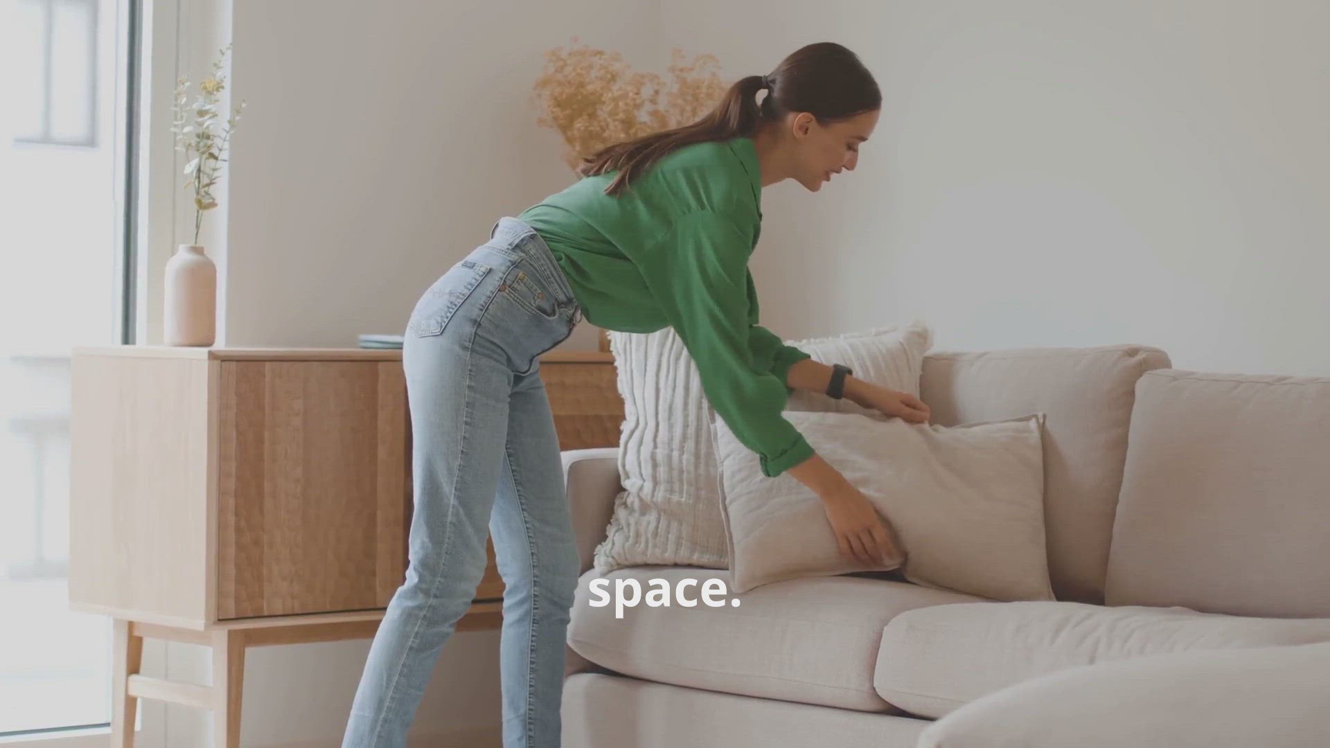 Video thumbnail for invideo-ai-1080 Transform Your Small Space_ Easy Decor T 2024-11-03