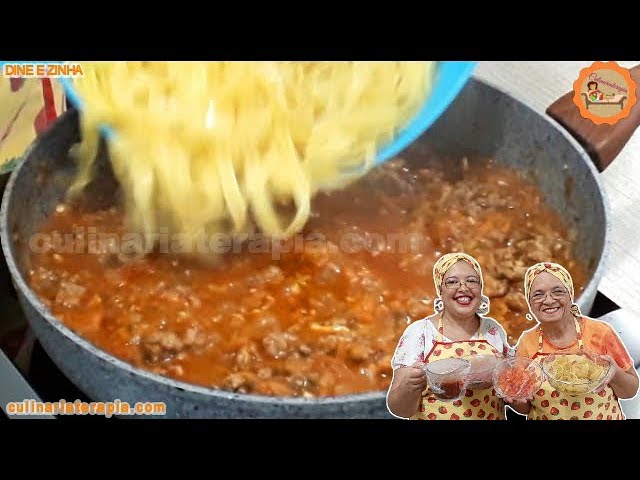 'Video thumbnail for Macarrão à Bolonhesa de Carne Moída - Receita Fácil'