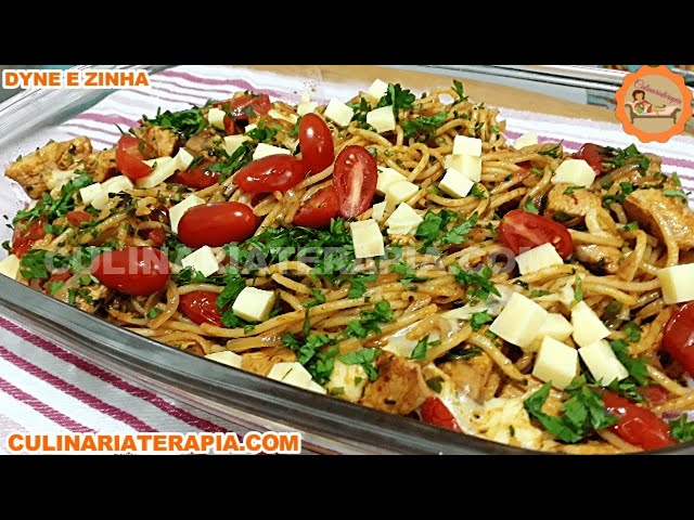 'Video thumbnail for FRANGO COM MACARRÃO DE UM JEITO DIFERENTE MUITO SABOROSO E SUPER ÚMIDO - Dyne e Zinha'