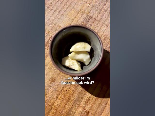 'Video thumbnail for Was passiert mit Knoblauch in der Mikrowelle? #shorts'