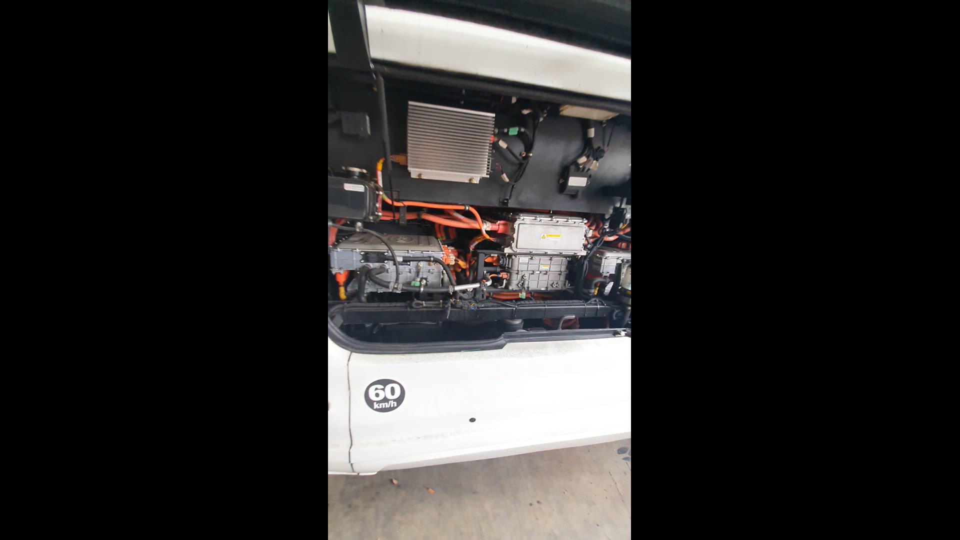 Video thumbnail for How Does An Electric Bus Work ?