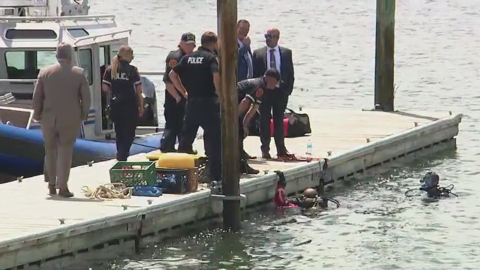 'Video thumbnail for Cold case divers at work on Long Island'