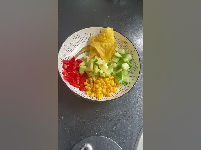 Video thumbnail for Prawn taco salad #salad