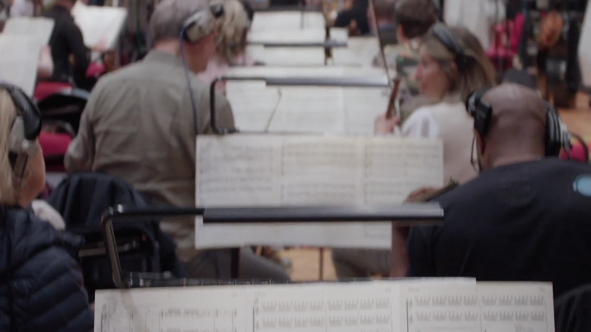 'Video thumbnail for Jurassic World Rebirth: Jonathan Bailey Scoring Session (Featurette)'