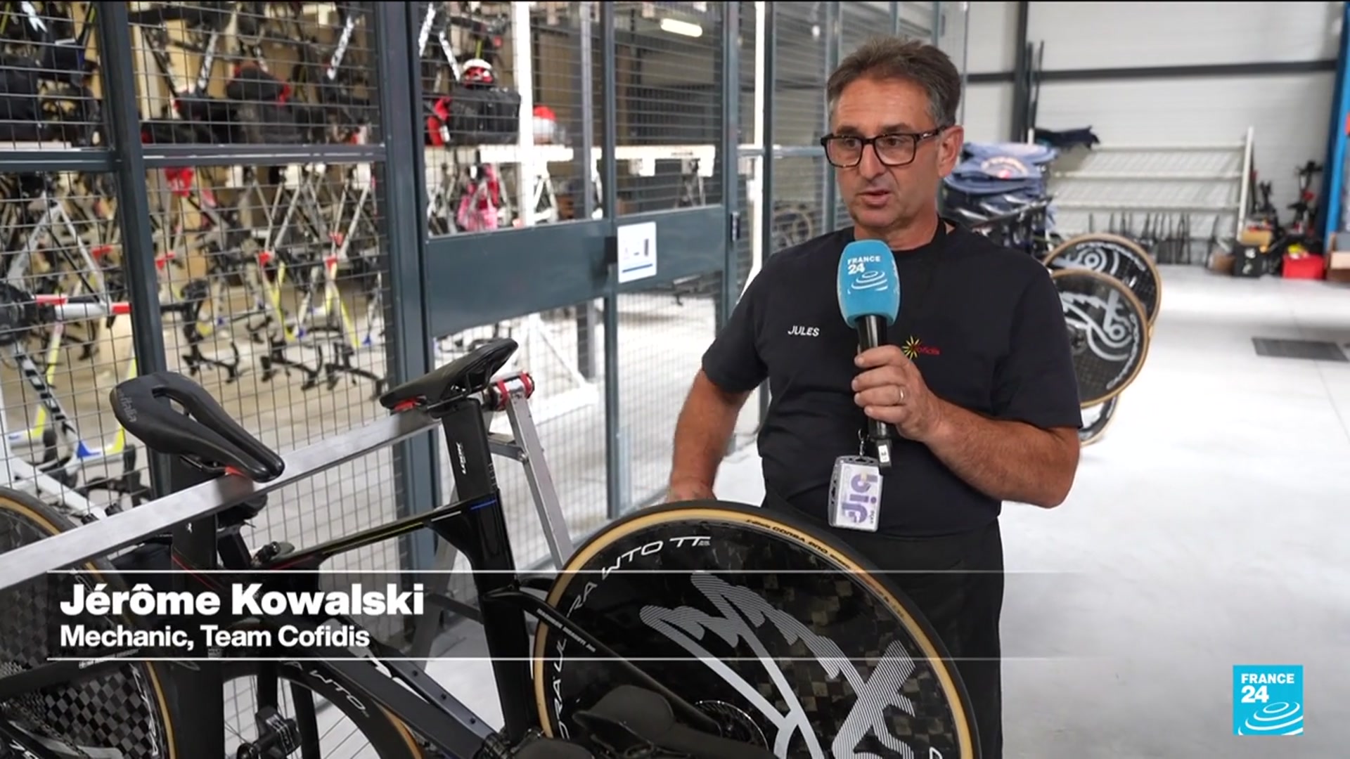 'Video thumbnail for Title contenders Pogacar, Vingegaard eye Yellow Jersey'