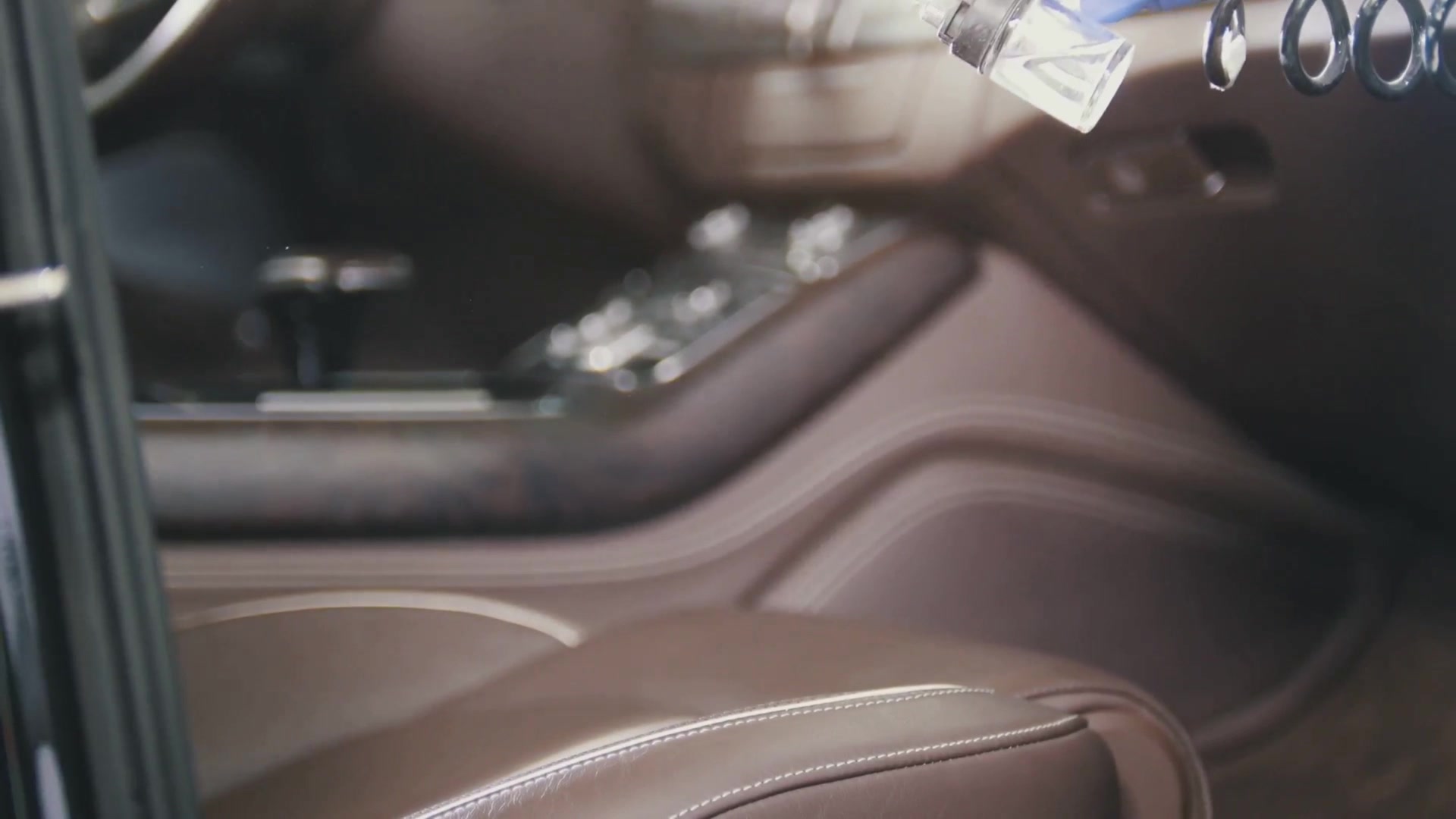 Video thumbnail for Does Ozone Work for Car Odors? (What to Know Before You Try It)