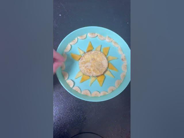 Video thumbnail for Egg, banana, blueberry and melon toddler snack plate #recipe