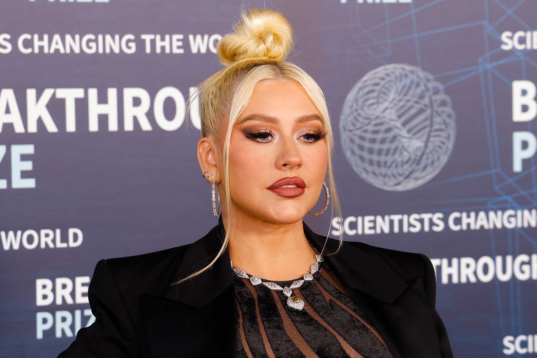 'Video thumbnail for Christina Aguilera Net Worth 2023: Fees, Salary, Assets, Home'