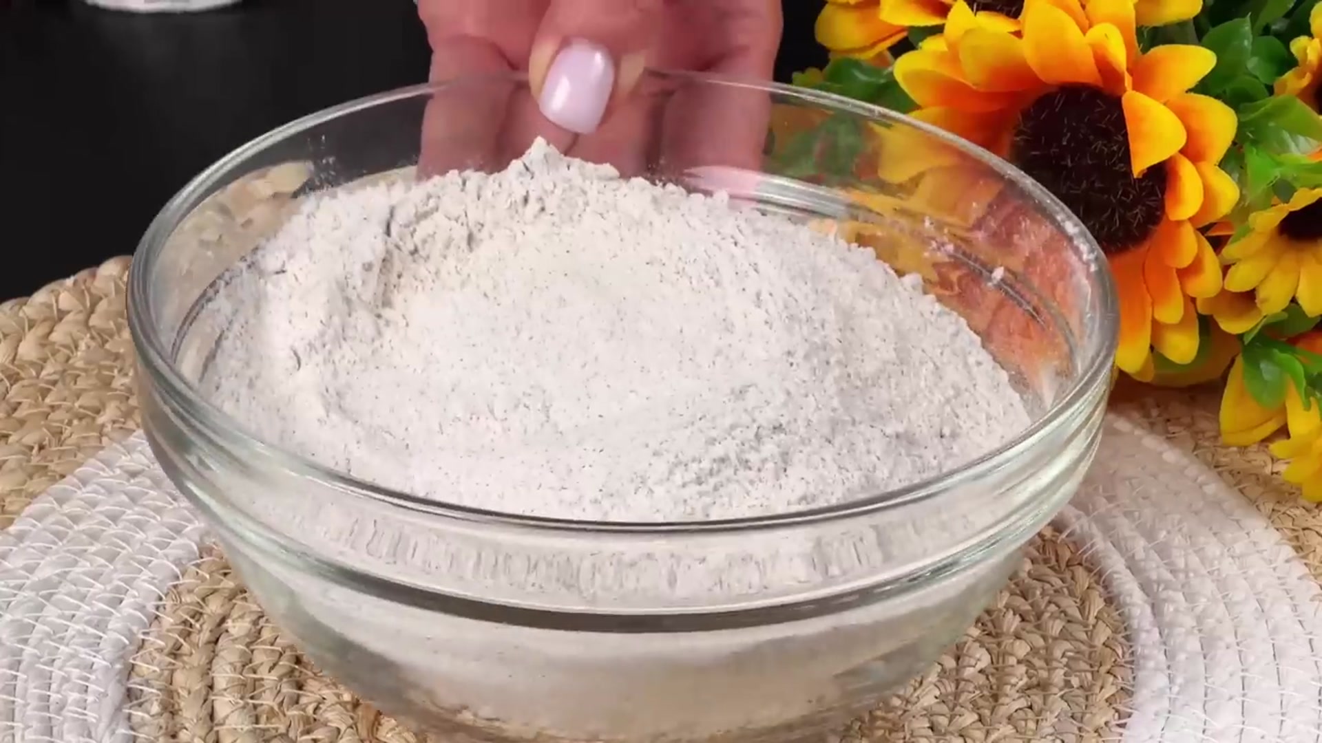 Video thumbnail for Make this soft and fluffy oatmeal bread at home today! No flour, no sugar (720p 30fps)